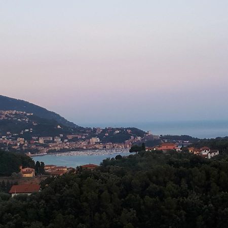 Casa Vacanze P&G. Colline, Mare, Relax La Spezia Extérieur photo